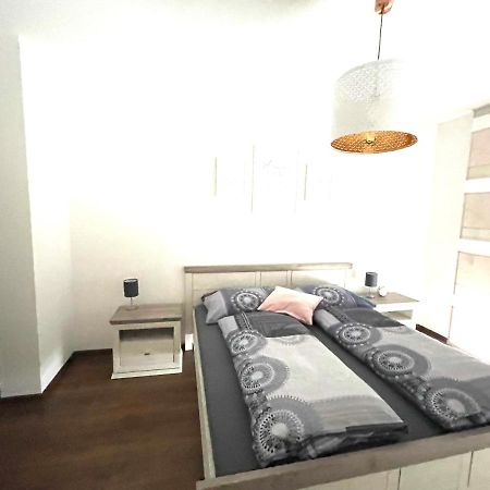 Gaestetraum Mit Wunderschoenem Ausblick Und Garten Apartment Muhldorf Bei Feldbach Exterior foto