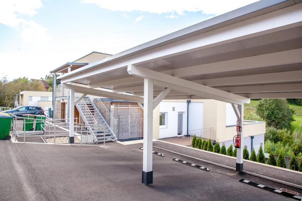 Gaestetraum Mit Wunderschoenem Ausblick Und Garten Apartment Muhldorf Bei Feldbach Exterior foto